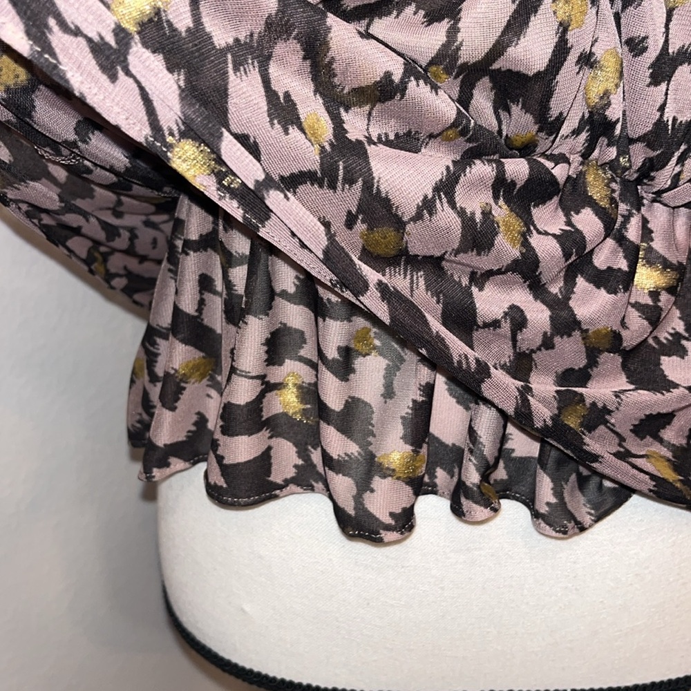 Express Leopard Print V-Neck Ruffle Top - Picture 2 of 4